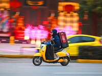 官方态度暧昧 顺丰是要收购百度外卖？