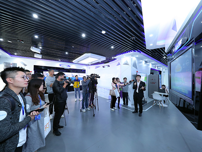 广东联通5G创新中心探秘，5G测试网下载峰值高达2.5Gbps
